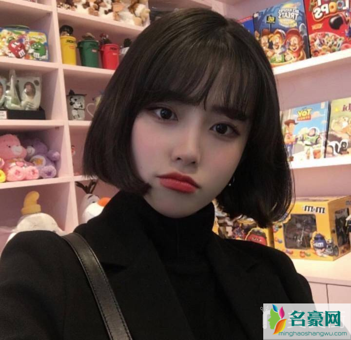 今年秋季女生最流行发型_堪比整容级减龄短发_2019最潮发型女款_2019最新潮流发型女图片5