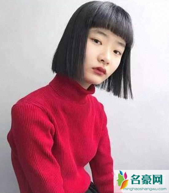 女生直发怎么剪好看的发型_今年流行的懒人发型_现在流行的直发发型图片78