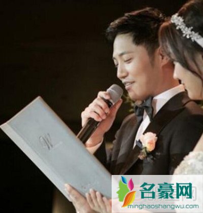 晋久老婆家庭背景令人乍舌 晋久老婆金智慧照片