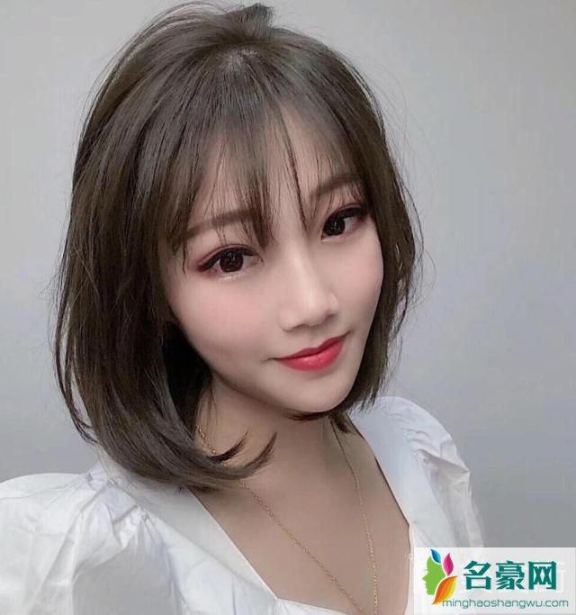 适合40岁女人的头发颜色：板栗色