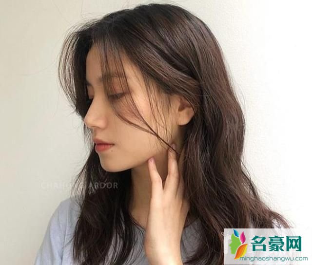 男人喜欢的女发型：发尾层次剪