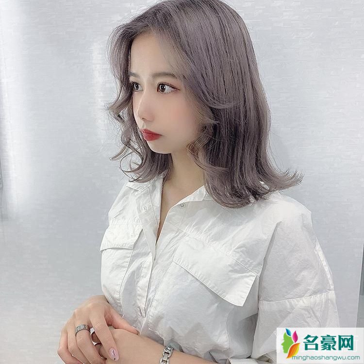 秋季女生适合什么长卷发_2019中长烫发型图片_好看的长卷发发型图片_卷发图片长发大卷2019款6