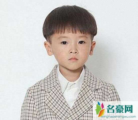 儿童西瓜头发型图片男怎么剪_韩式小男孩留什么发型好看_韩版男童西瓜头剪法5