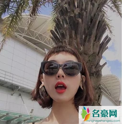 秋季女生流行什么发型_秋季发型女短发图片大全_今秋最流行的时尚发型图片11