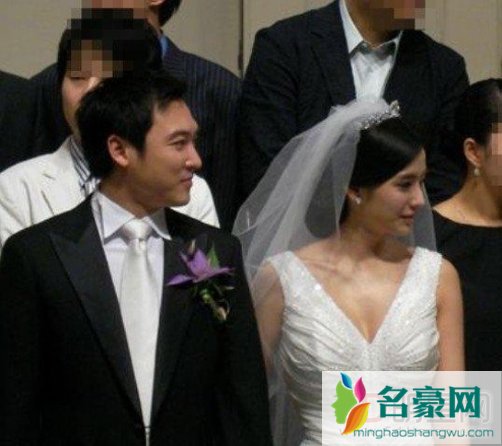 韩彩英结婚了吗 韩彩英崔东俊婚纱照