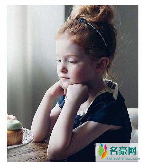 儿童盘发发型图片_儿童发型女孩编发_小孩简单盘头发型图片1