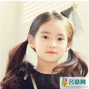 小女孩中长发怎么扎好看图片