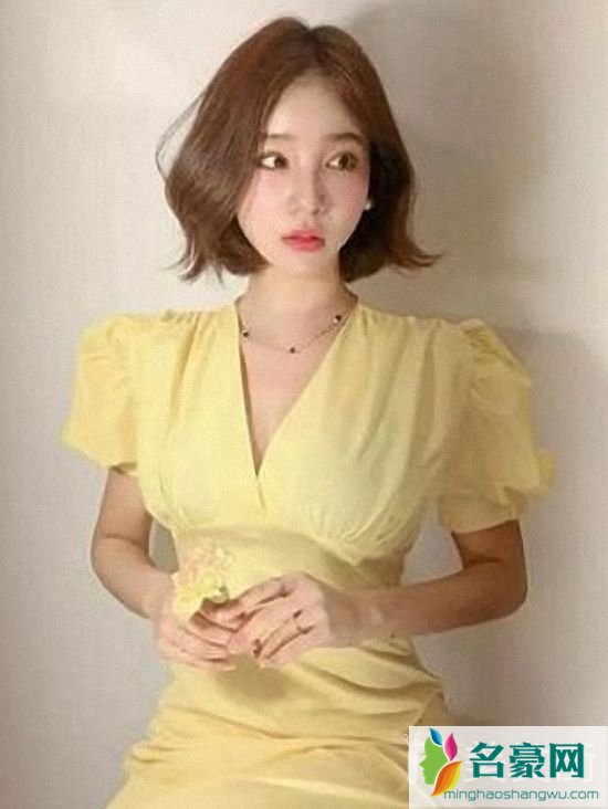 2019最美的减龄发型短发：韩式女神短发