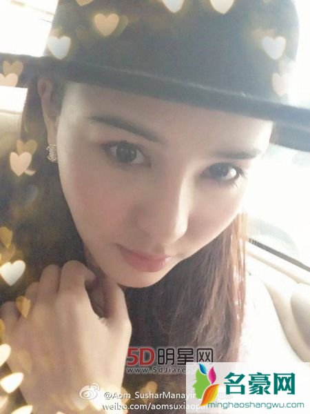 李海娜aom整容了吗 李海娜aom整容前照片