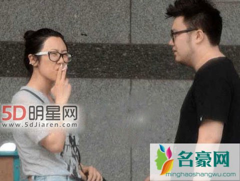 宋丹丹对准儿媳有四点不满意 事业不好还抽烟 