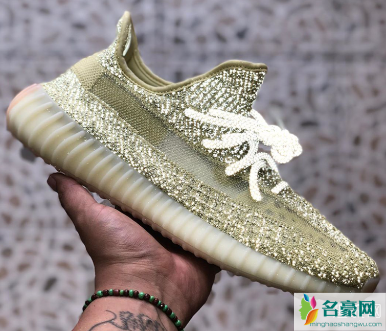 Yeezy“满天星”最多跌价7000 Yeezy黑天使现在售价如何