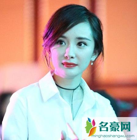 女王杨幂都在留的偏分刘海 将会是秋冬的大热刘海