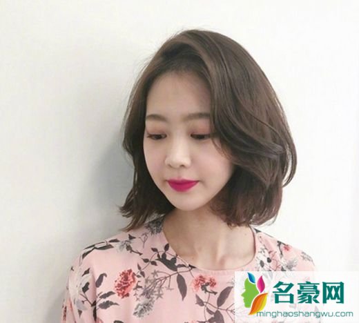 发型决定颜值_女生时尚短发发型_最流行的女生短发发型图片2