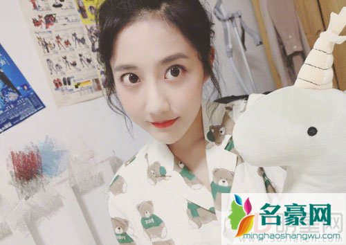 snh48李艺彤道歉 妹子曾在直播中咒粉丝去死