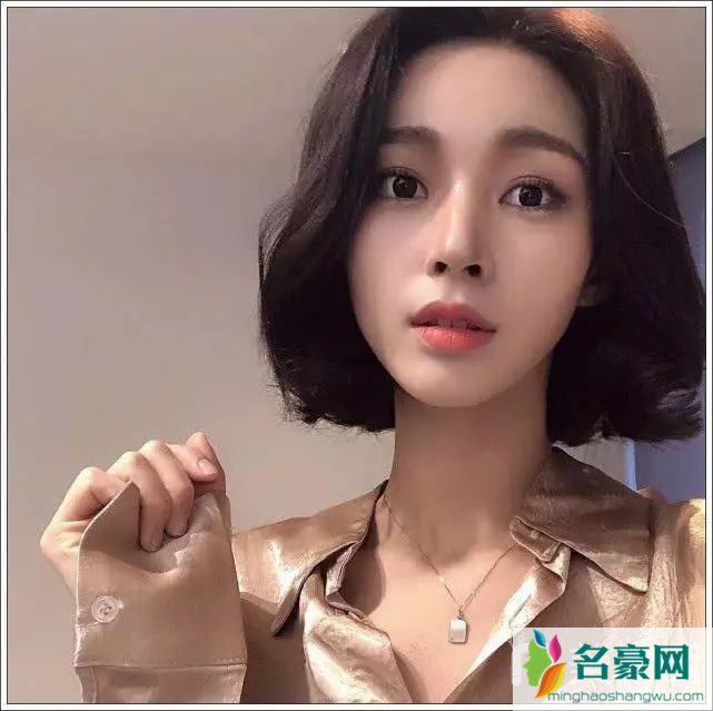 夏季最流行的发型女潮流发型_清爽的潮女短发发型图片5