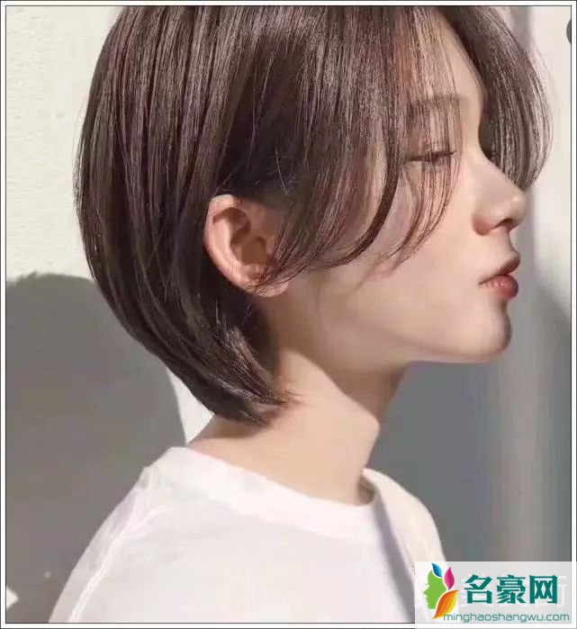 夏季最流行的发型女潮流发型_清爽的潮女短发发型图片3