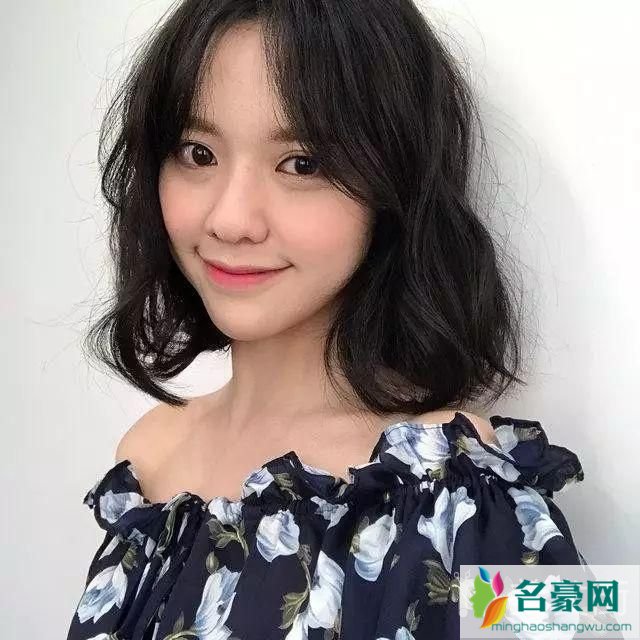 女生最流行的发型短发_夏季流行短发发型女_女生流行短发图片6