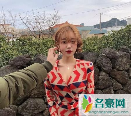 女生最流行的发型短发_夏季流行短发发型女_女生流行短发图片4