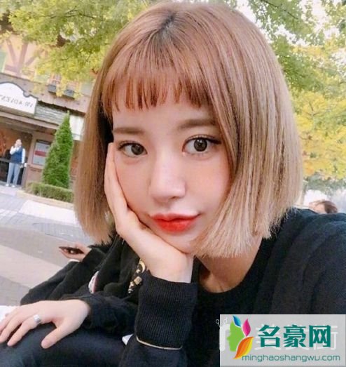 夏季短发发型女发型图片_2019年最流行的女生短发发型图片3