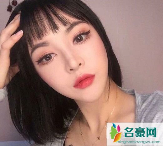 女学生发型女短发_夏季最流行的校园发型_高中生女简单好看发型图片4