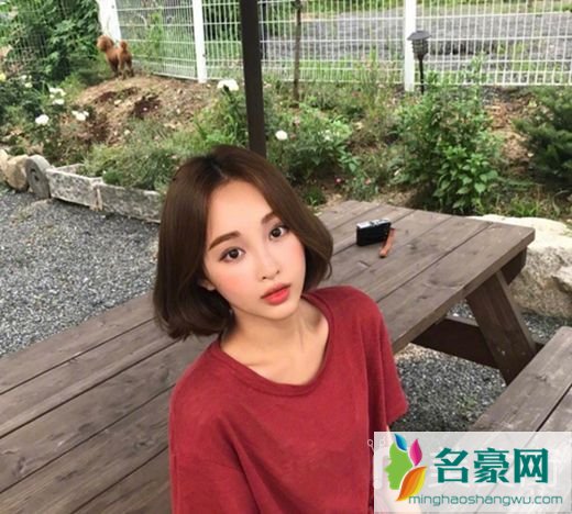 女学生发型女短发_夏季最流行的校园发型_高中生女简单好看发型图片5