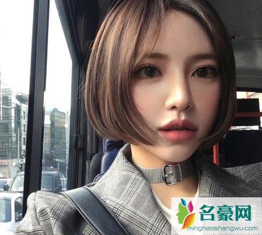 女生短发头发颜色：亚麻棕色