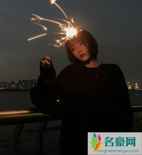 2021春节怎么用仙女棒拍出好看的照片12