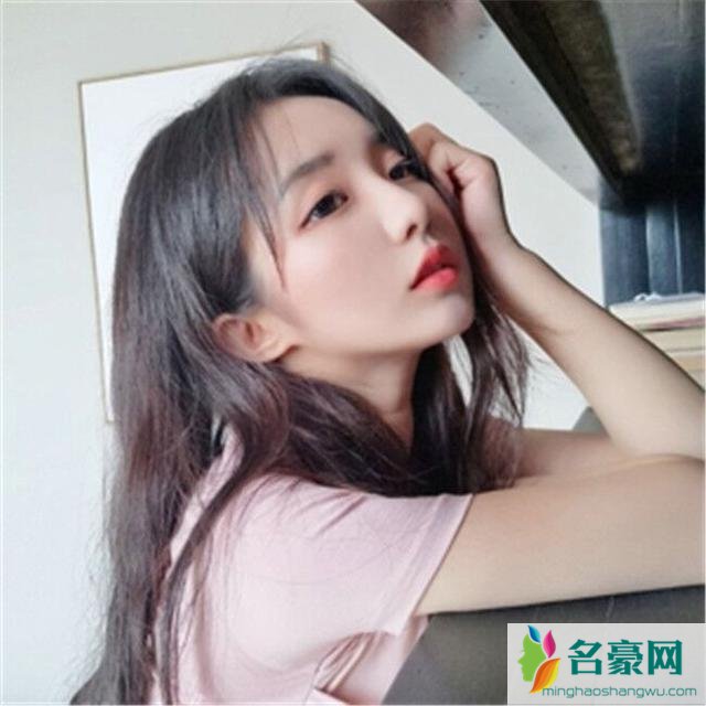 女生有这三个表现是喜欢你，遇见了就好好珍惜吧！