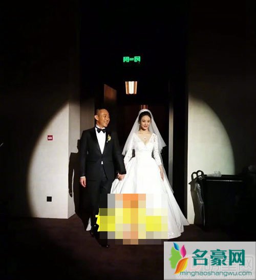 侯勇迎娶新欢 比三婚妻子年龄大30岁