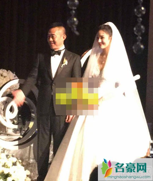 侯勇迎娶新欢 比三婚妻子年龄大30岁