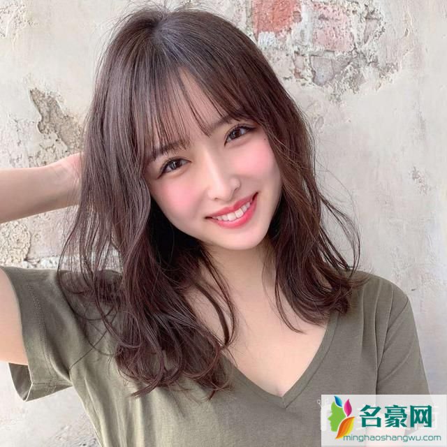 最减龄的女生发型：锁骨发发2