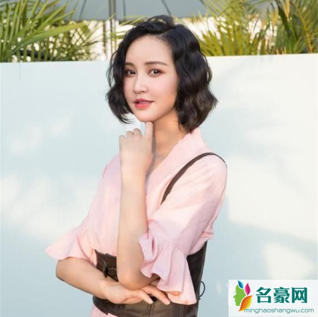 四十岁的女人适合什么发型 四十岁女人最适合的三种减龄发型