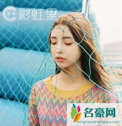 染发颜色：浅亚麻色