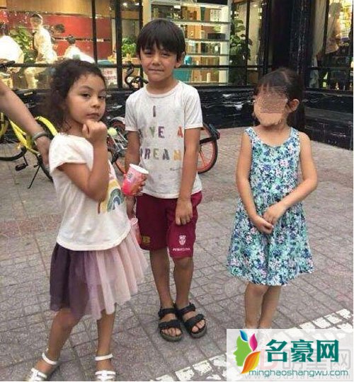 网友拍诺一霓娜照片遭刘烨调侃 放出美照对比