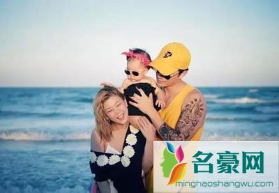 徐志贤老婆好丑 挺羡慕她老婆的说句实话她老婆长的真的不算好看