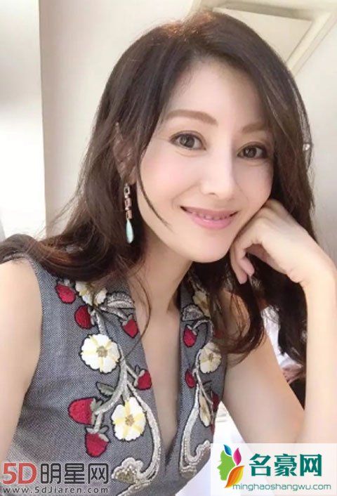 李嘉诚和李嘉欣是什么关系 李嘉欣一生都在找金主过下半世？