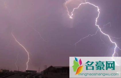 雷电天气怎么保护自己2