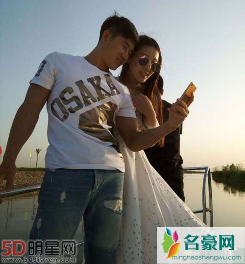 谢孟伟登记结婚 老婆照片曝光显清纯