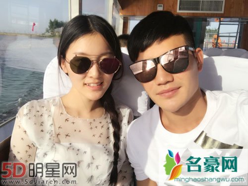 谢孟伟登记结婚 老婆照片曝光显清纯