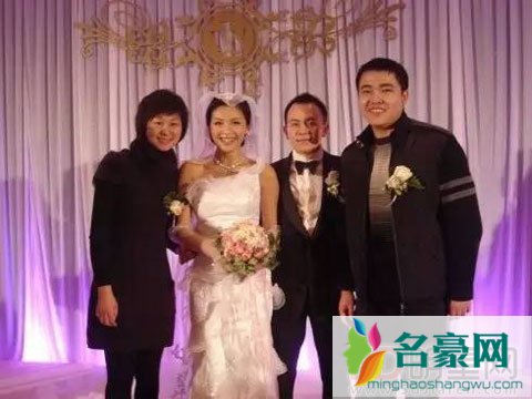 刘涛与王珂网友曝光疑似离婚 一条微博打脸揭穿真相