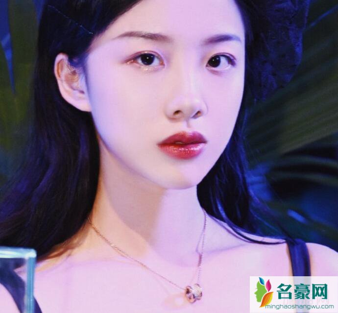 网红阿沁是怎么火的