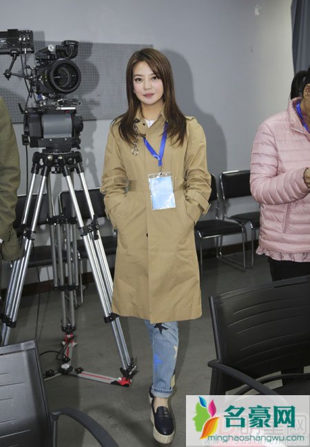 北京电影学院三试开始 赵薇回归母校助阵招生