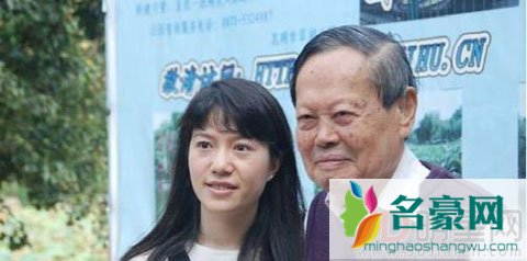 杨振宇与翁帆之间情感令人费解 徐帆撞脸杨振宇第一任妻子