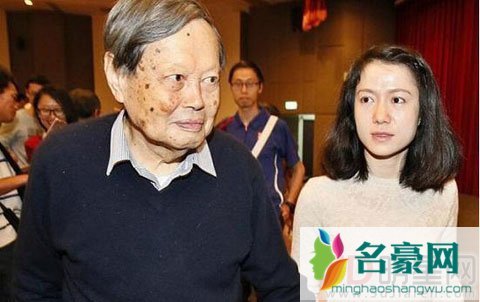 杨振宇与翁帆之间情感令人费解 徐帆撞脸杨振宇第一任妻子