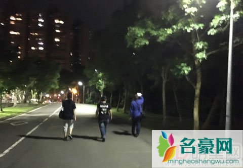 萧敬腾连夜寻找走失爱犬咖啡 爱心群众助力还未找到