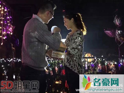 袁灵犀求婚魏秋月 回顾二人感情经历