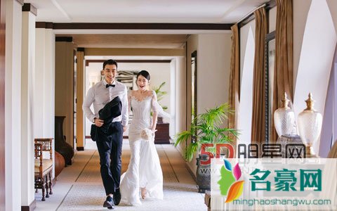 陈紫函戴向宇今日大婚 陈紫函戴向宇婚礼进行时