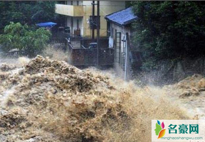 福建暴雨山体滑坡