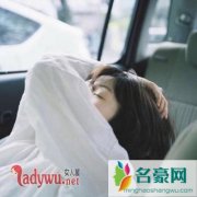 女人和有钱人谈感情是真的吗，女人到底爱钱还是爱