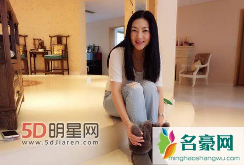 郑凯90后女友现身 程晓玥和妈妈如姐妹